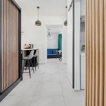 Apartment Plocka Comfortable & Modern By Renters