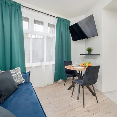 Apartment Plocka Comfortable & Modern By Renters